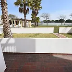 Da Lota Beachfront - & Θέρετρο Manta Rota
