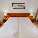 Da Lota Beachfront - & 3*