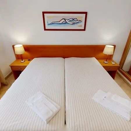 Da Lota - Beachfront 3*