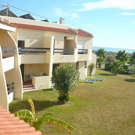 Da Lota Beachfront - & Rezort 3*