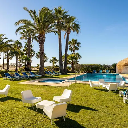 Da Lota Beachfront - & Rezort 3*