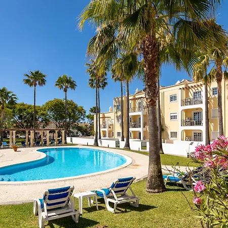Da Lota Beachfront - & Rezort 3*