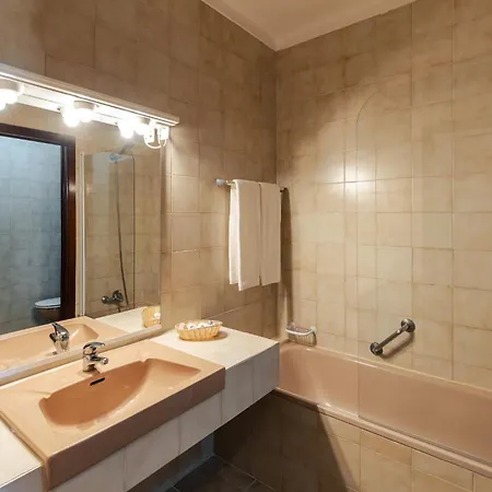 Da Lota Beachfront - & 3*