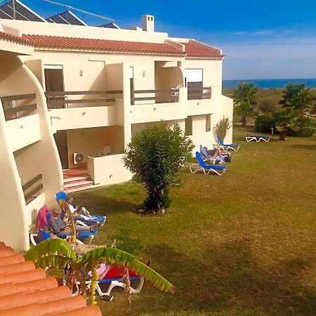 Da Lota Beachfront - & Resort 3*