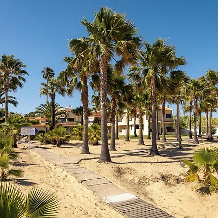 Da Lota Beachfront - & Θέρετρο 3*